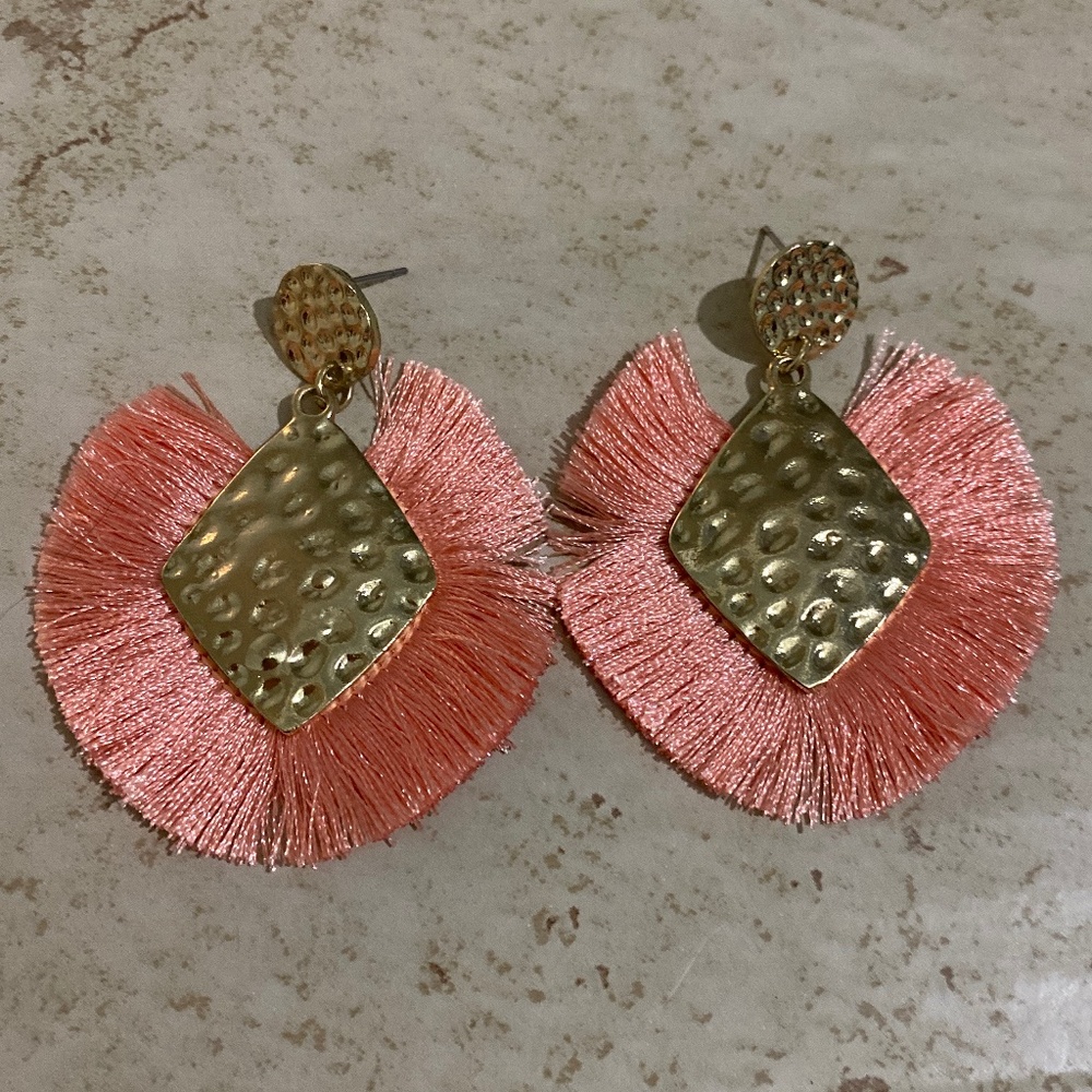 *NEW* CORAL FRINGE POST DANGLE GOLD ACCENT ELEGANT EARRINGS